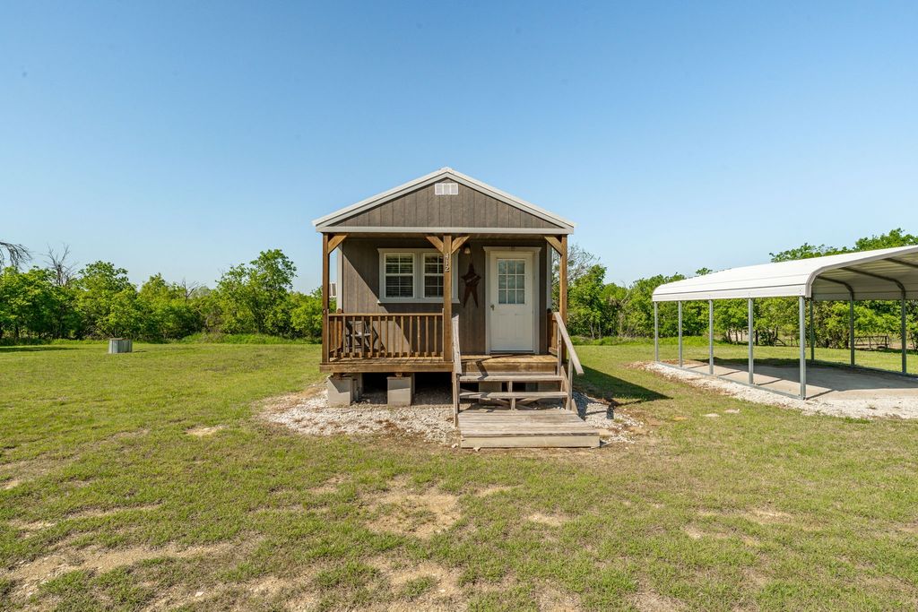 412 S Broadway Street, Meridian, TX 76665