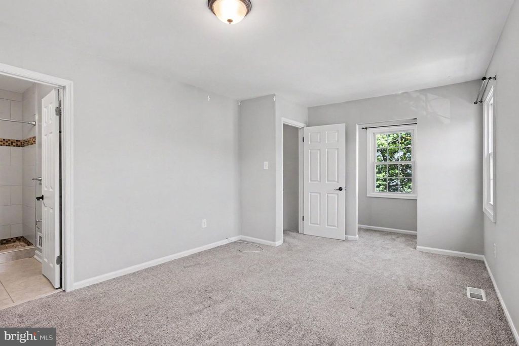 Image 12 of property listing at 1454 HARWICK CT, Crofton, MD 21114