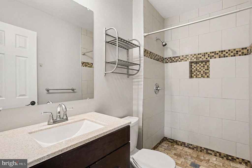 Image 15 of property listing at 1454 HARWICK CT, Crofton, MD 21114