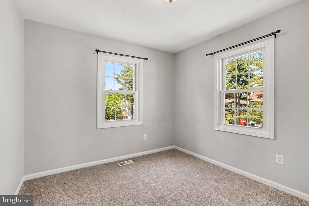 Image 17 of property listing at 1454 HARWICK CT, Crofton, MD 21114