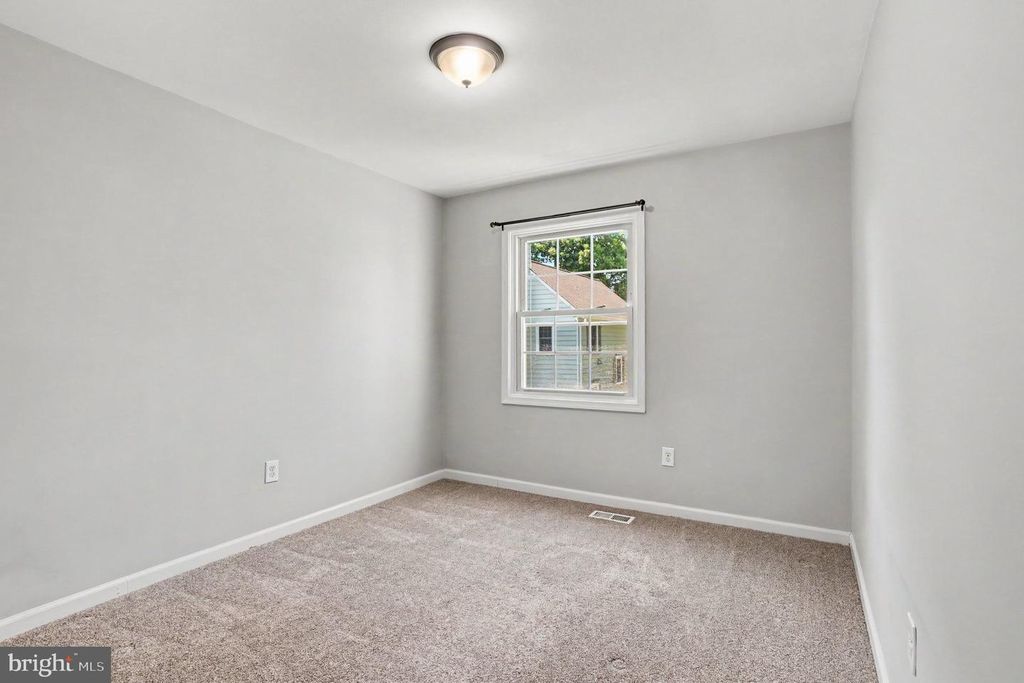 Image 19 of property listing at 1454 HARWICK CT, Crofton, MD 21114