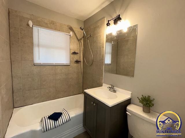 2639 SE Virginia AVE, Topeka, KS 66605