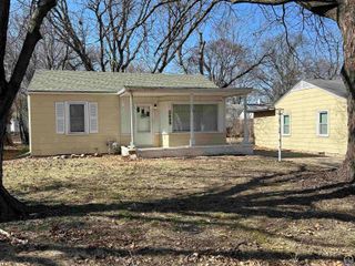 2639 SE Virginia AVE, Topeka, KS 66605