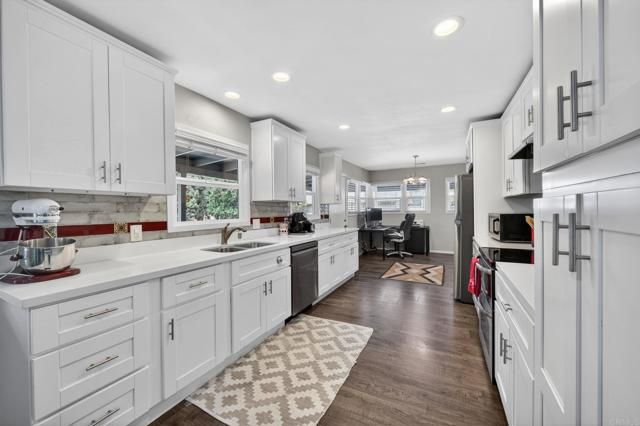 6150 Radio Drive, San Diego, CA 92114
