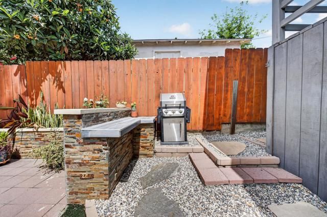 6150 Radio Drive, San Diego, CA 92114