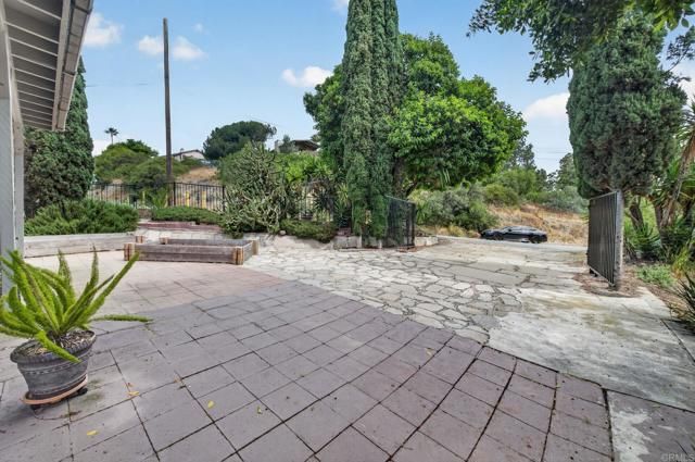 6150 Radio Drive, San Diego, CA 92114
