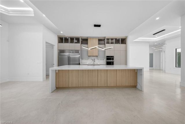 522 17th ST SW, Naples, FL 34117