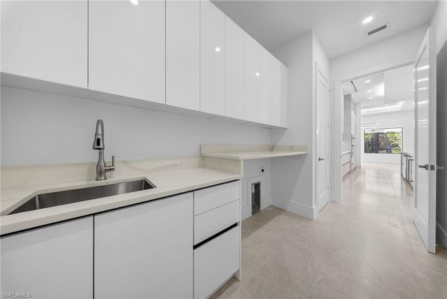 522 17th ST SW, Naples, FL 34117