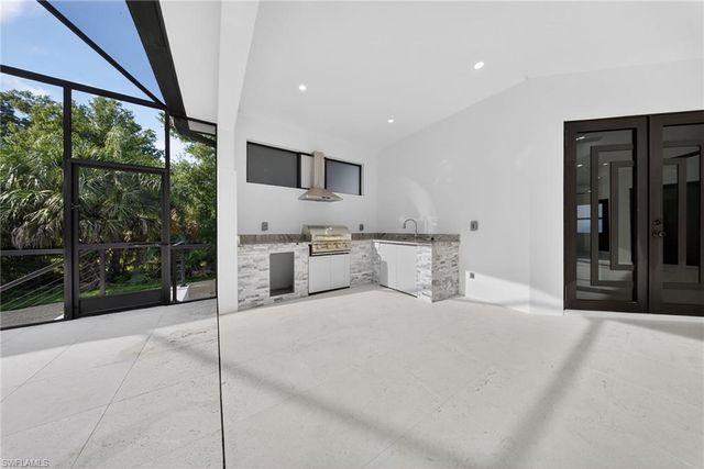 522 17th ST SW, Naples, FL 34117