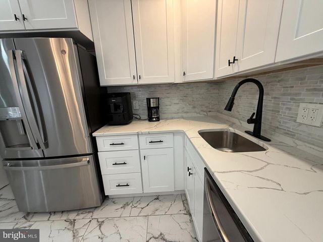 129 CLEARFIELD AVE, Trenton, NJ 08618