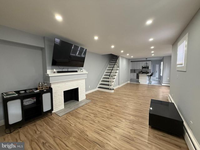 129 CLEARFIELD AVE, Trenton, NJ 08618