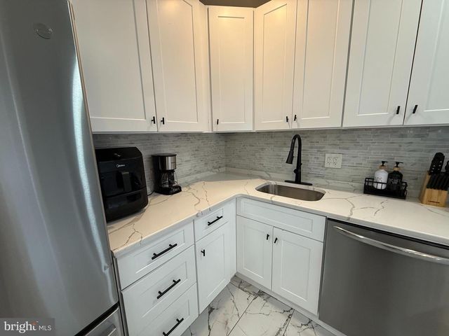 129 CLEARFIELD AVE, Trenton, NJ 08618