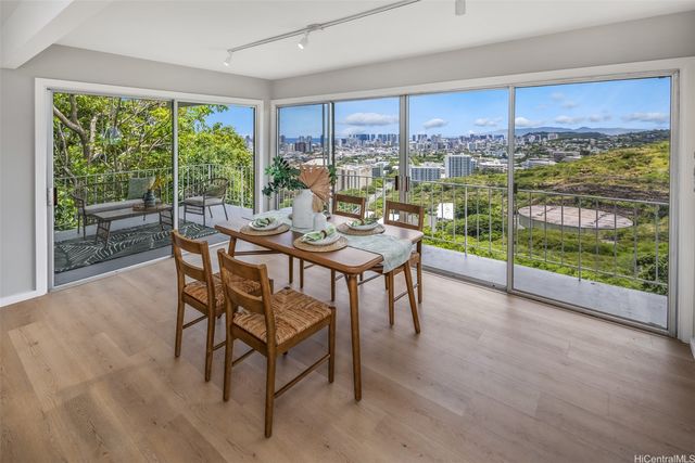1588 St Louis Drive, Honolulu, HI 96816