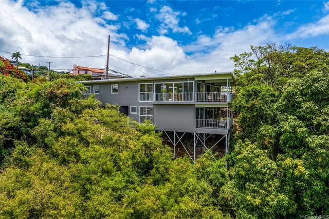 1588 St Louis Drive, Honolulu, HI 96816