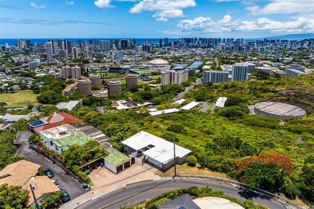 1588 St Louis Drive, Honolulu, HI 96816