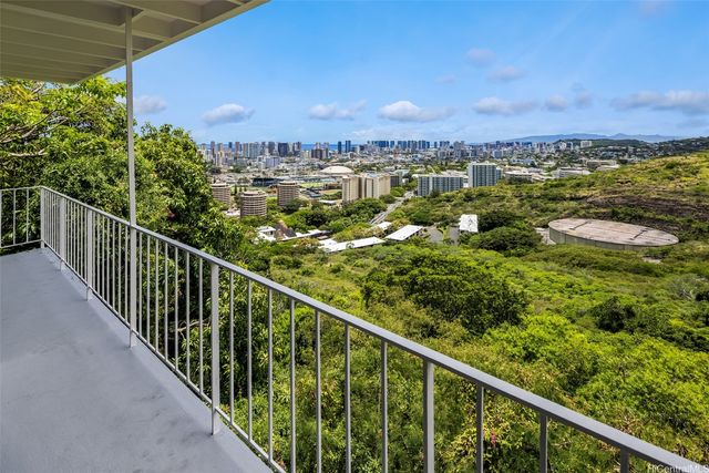 1588 St Louis Drive, Honolulu, HI 96816