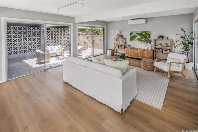 1588 St Louis Drive, Honolulu, HI 96816