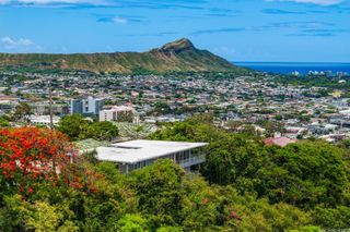 1588 St Louis Drive, Honolulu, HI 96816