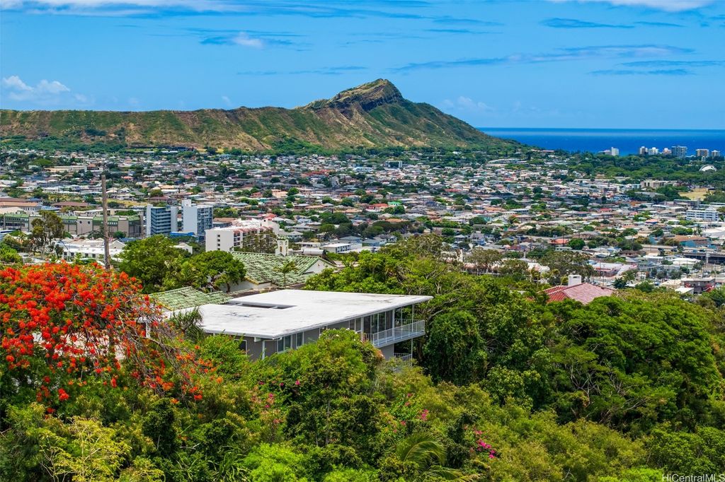 1588 St Louis Drive, Honolulu, HI 96816