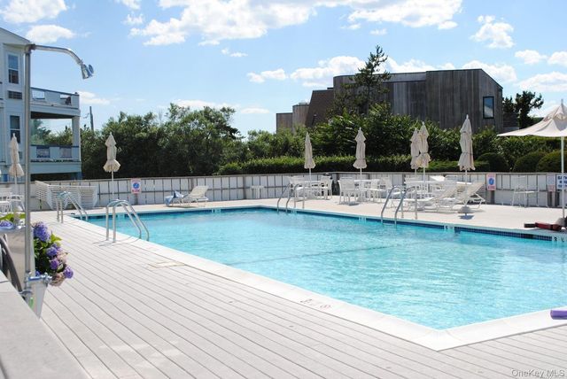 250 Dune Road 116, Westhampton Beach, NY 11978