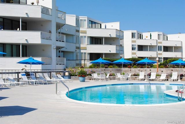 250 Dune Road 116, Westhampton Beach, NY 11978