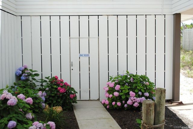 250 Dune Road 116, Westhampton Beach, NY 11978