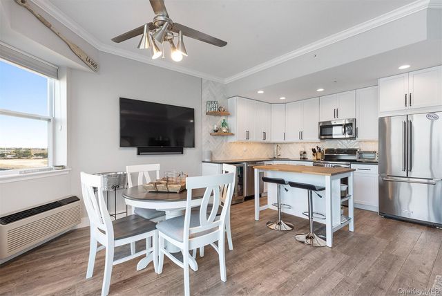 250 Dune Road 116, Westhampton Beach, NY 11978