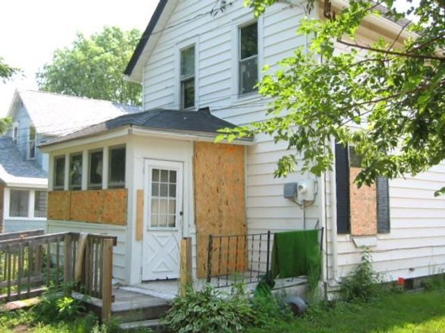 907 20th Avenue NE, Minneapolis, MN 55418