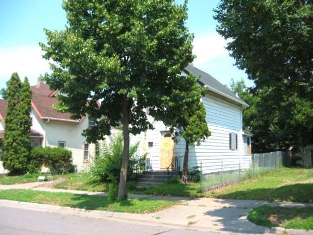 907 20th Avenue NE, Minneapolis, MN 55418