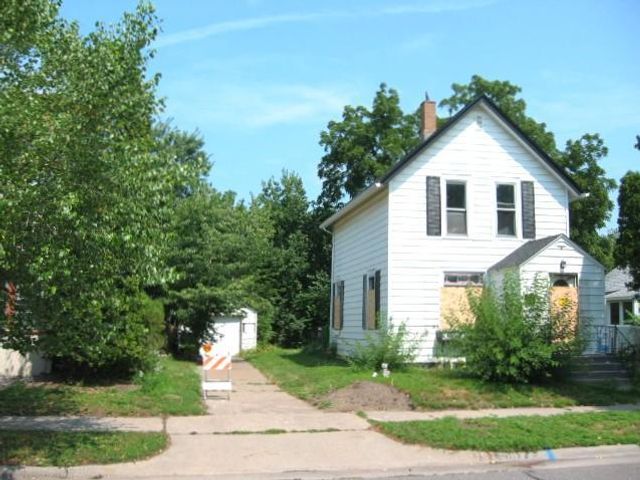 907 20th Avenue NE, Minneapolis, MN 55418