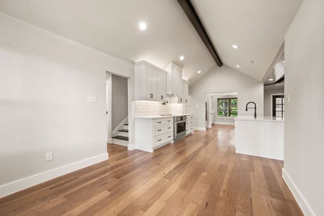 2335 Los Robles Street, Grapevine, TX 76051