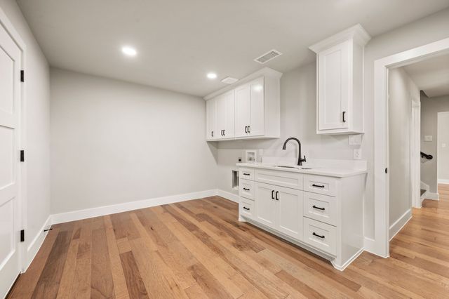2335 Los Robles Street, Grapevine, TX 76051