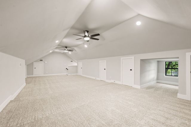 2335 Los Robles Street, Grapevine, TX 76051