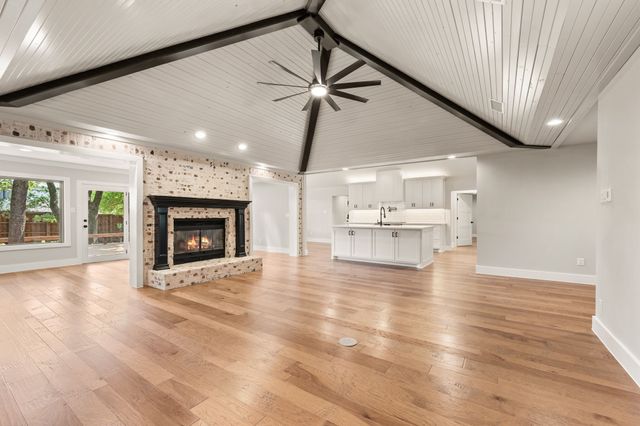 2335 Los Robles Street, Grapevine, TX 76051