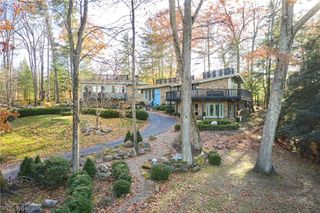 1200 Yellow Creek Lane, Akron, OH 44333