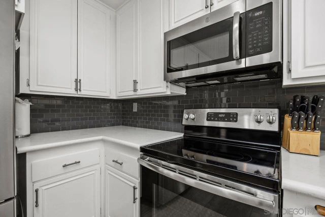 17488 Plaza Otonal, San Diego, CA 92128