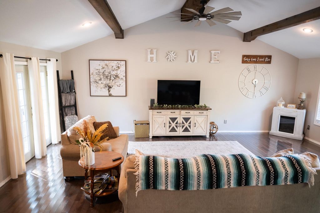 2652 S Farm Road 51, Republic, MO 65738