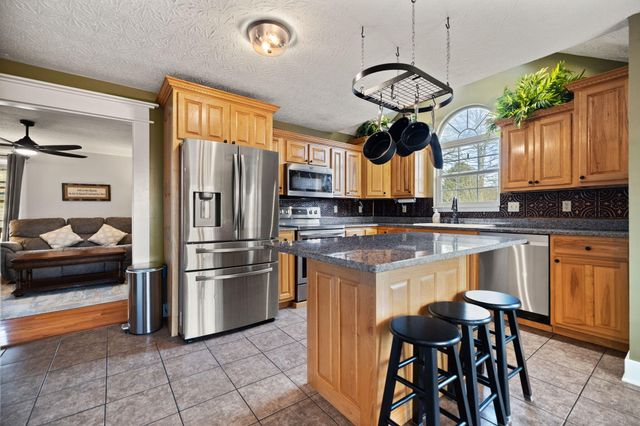 305 Lone Oak Road, Mt Vernon, KY 40456