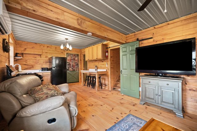 305 Lone Oak Road, Mt Vernon, KY 40456