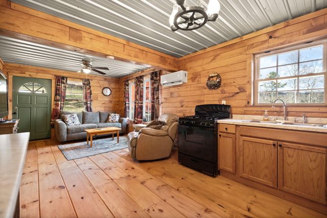 305 Lone Oak Road, Mt Vernon, KY 40456