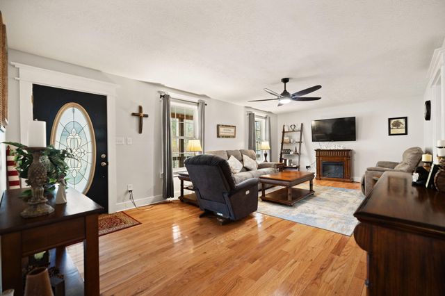 305 Lone Oak Road, Mt Vernon, KY 40456