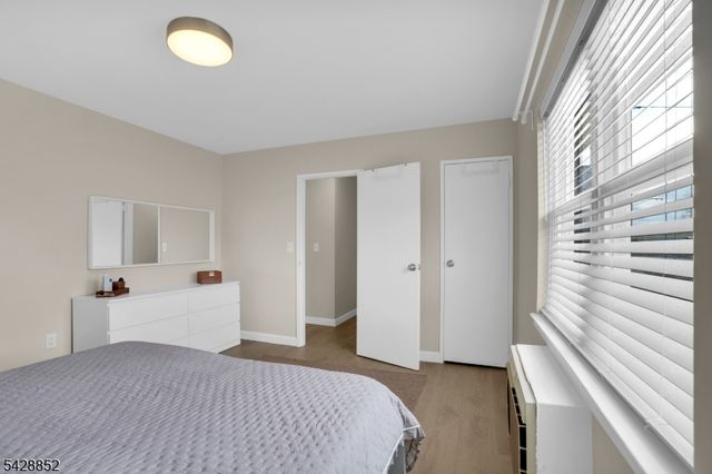 1152 Valley Rd 2B, Wayne Twp., NJ 07470