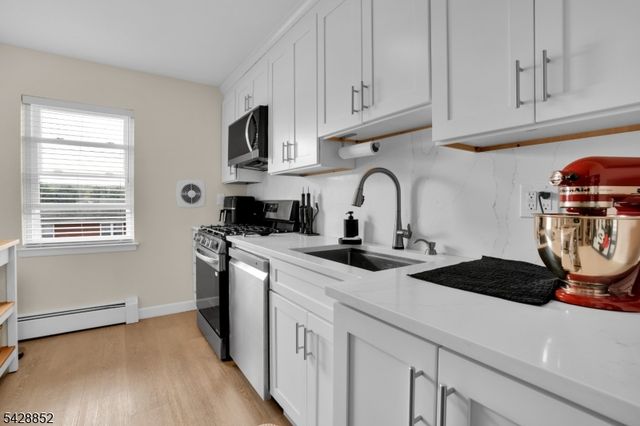 1152 Valley Rd 2B, Wayne Twp., NJ 07470
