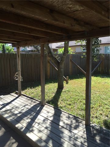 2317 Vialoux Dr, Corpus Christi, TX 78418