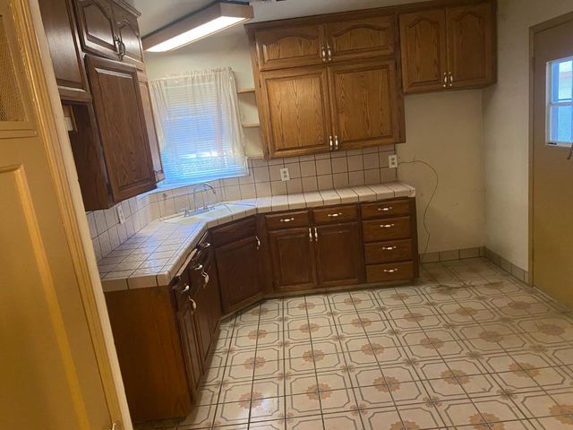 1343 N Esther Way, Fresno, CA 93728