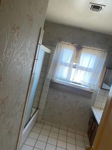 1343 N Esther Way, Fresno, CA 93728