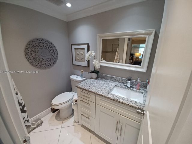 559 Normandy L 559, Delray Beach, FL 33484