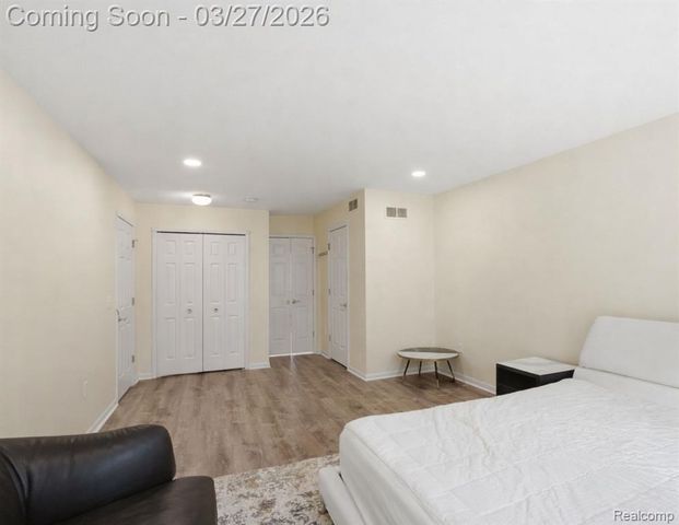 22432 Pointe Drive, Saint Clair Shores, MI 48081