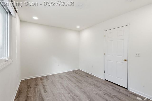 22432 Pointe Drive, Saint Clair Shores, MI 48081