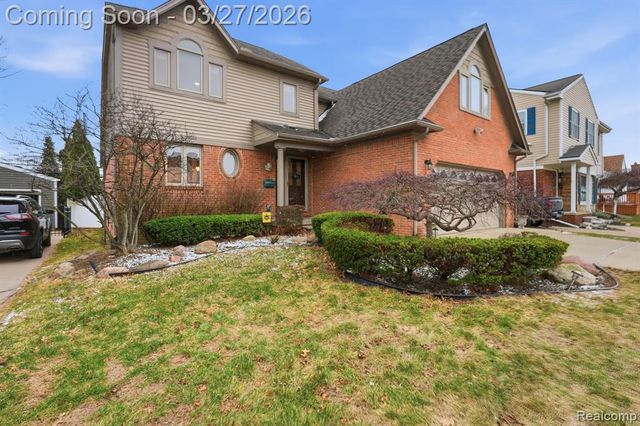 22432 Pointe Drive, Saint Clair Shores, MI 48081